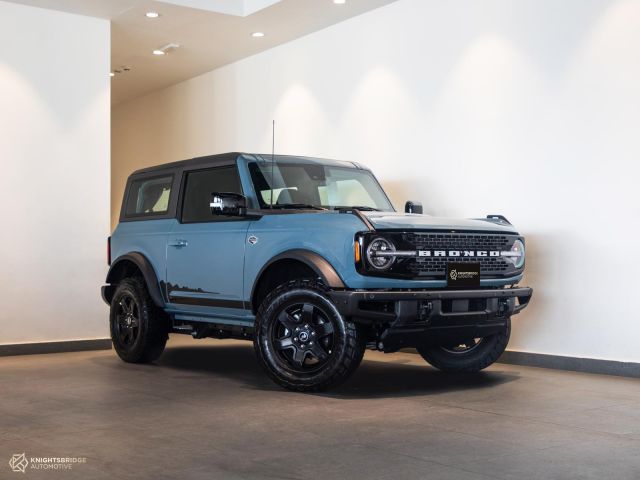 New 2021 Ford Bronco Wildtrak Blue exterior with Blue interior at Knightsbridge Automotive