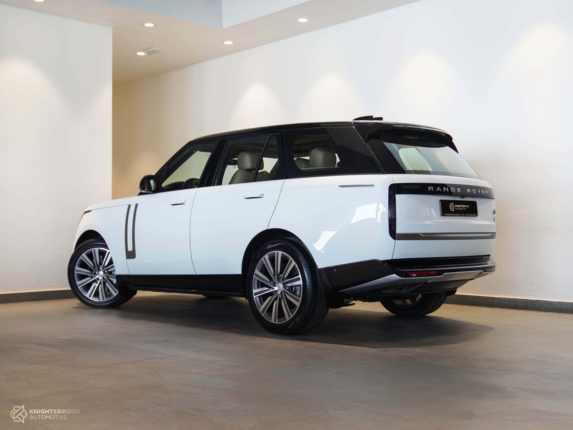 2022 Range Rover Vogue HSE at Knightsbridge Automotive - (10334 - 4)
