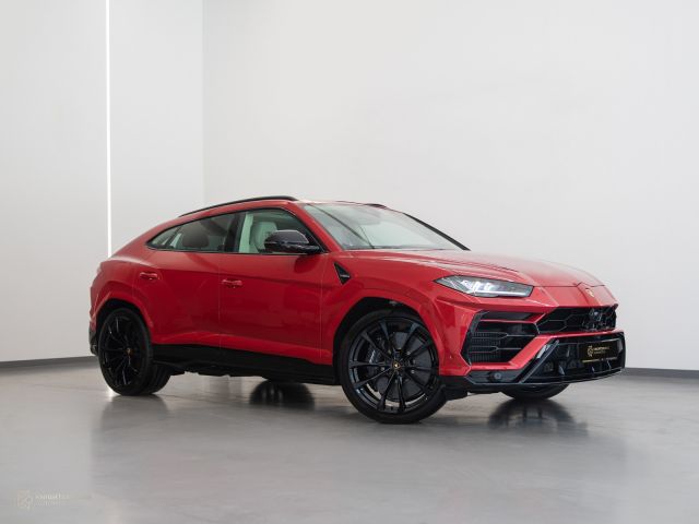 New 2022 Lamborghini Urus Red exterior with White interior at Knightsbridge Automotive