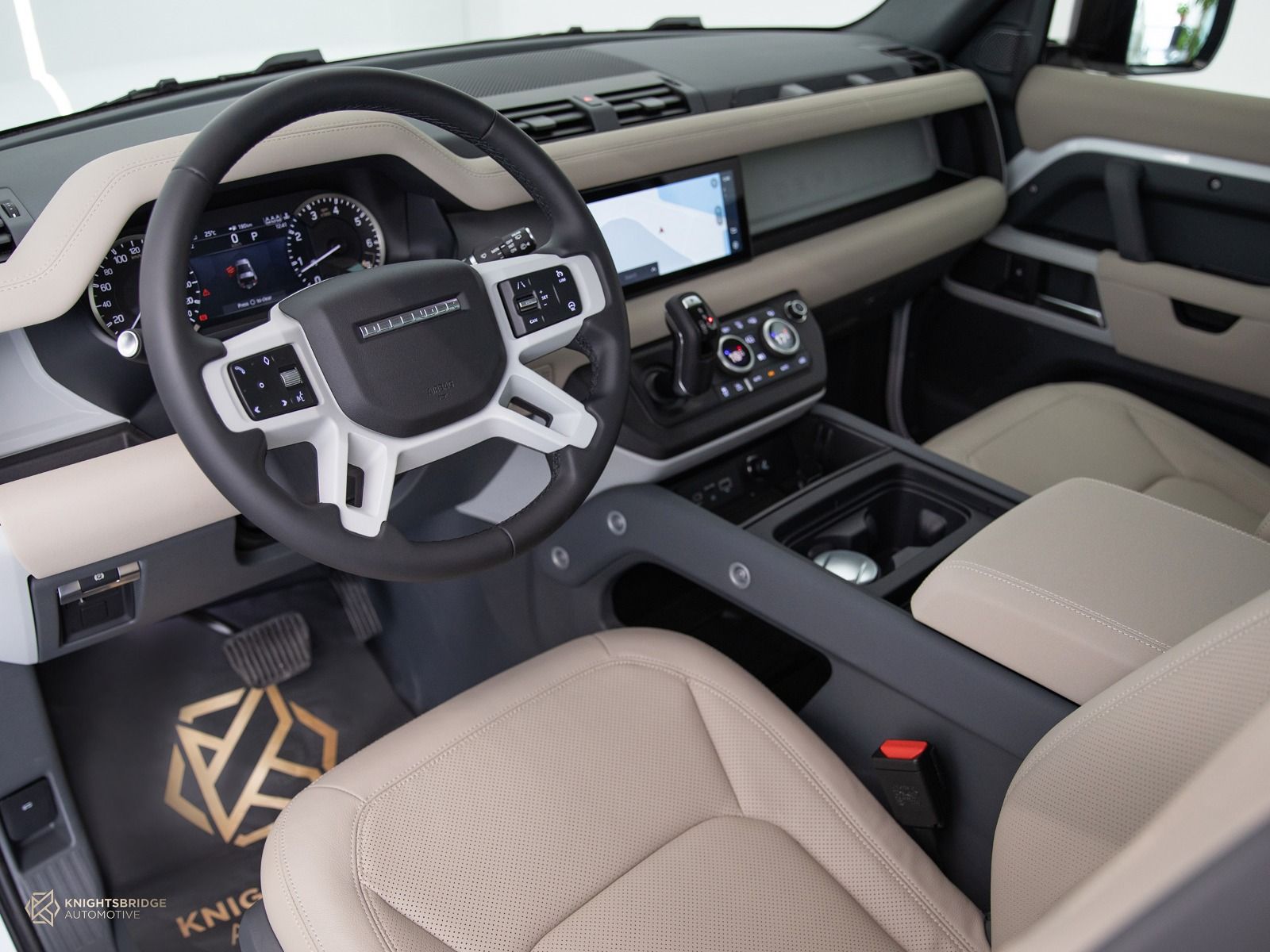 2023 Land Rover Defender 90 SE at Knightsbridge Automotive - (10502 - 6)