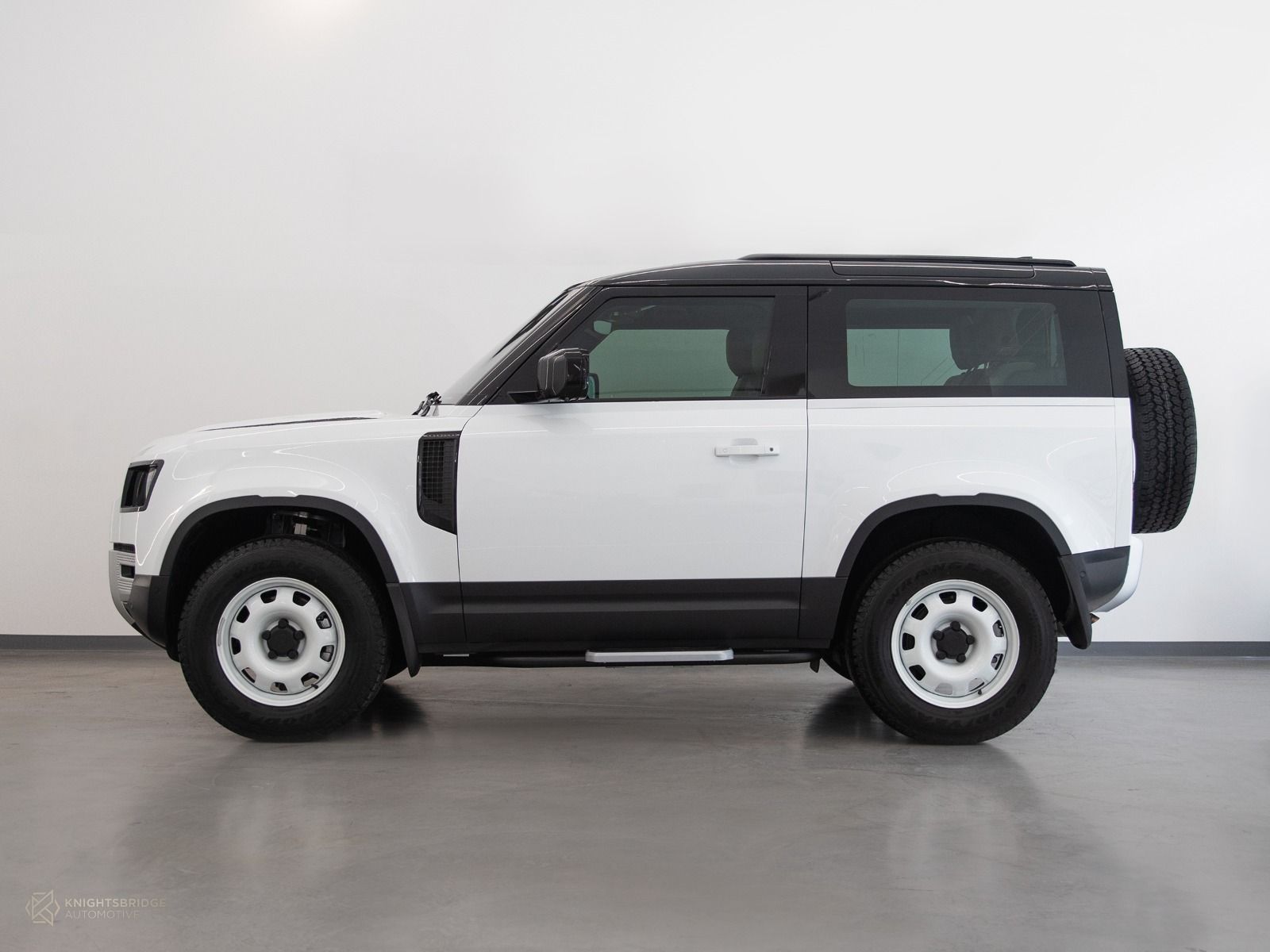 2023 Land Rover Defender 90 SE at Knightsbridge Automotive - (10502 - 3)