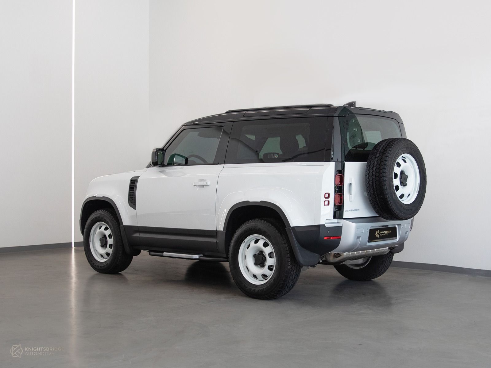 2023 Land Rover Defender 90 SE at Knightsbridge Automotive - (10502 - 4)