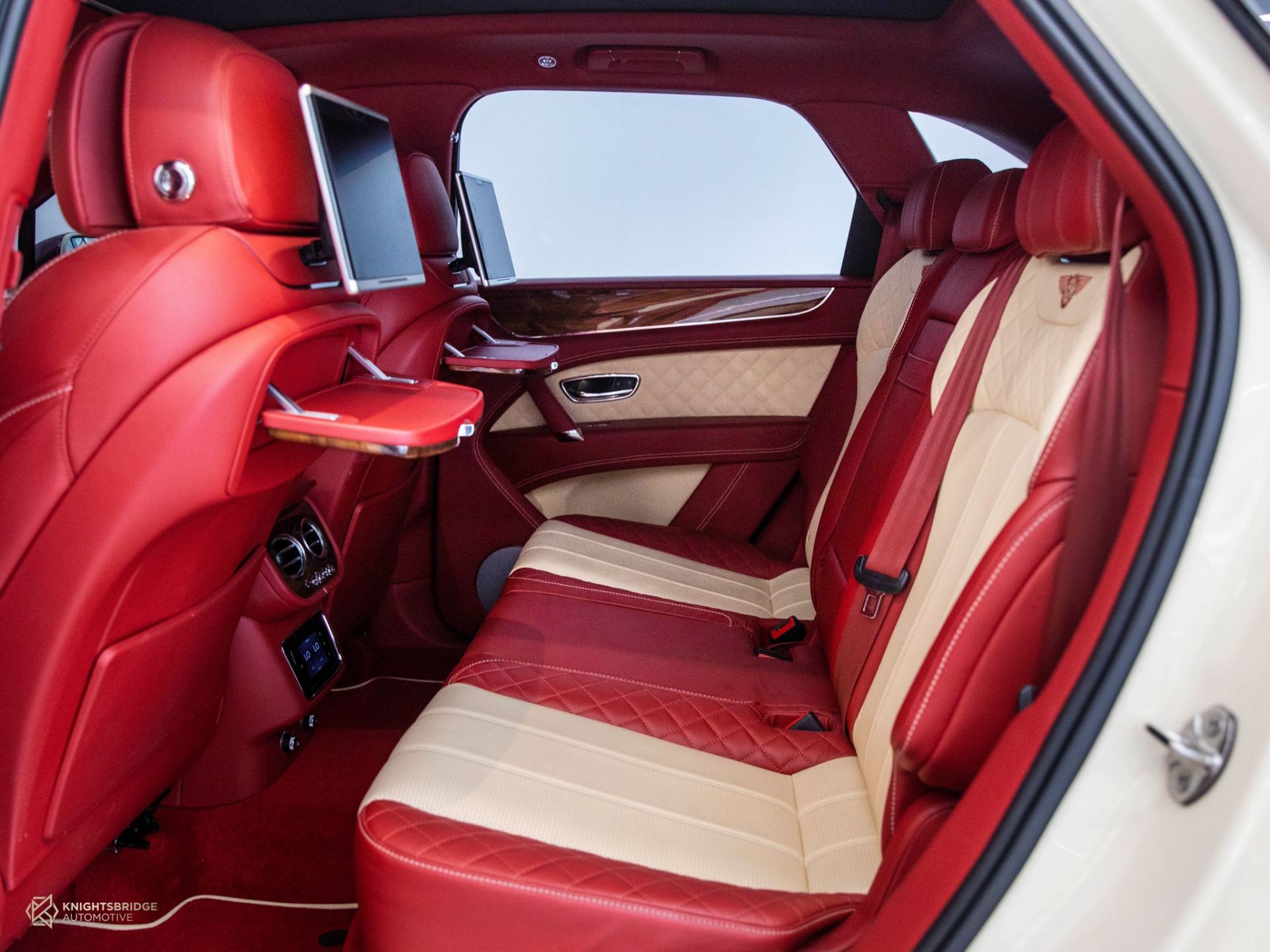 2018 Bentley Bentayga at Knightsbridge Automotive - (10503 - 7)