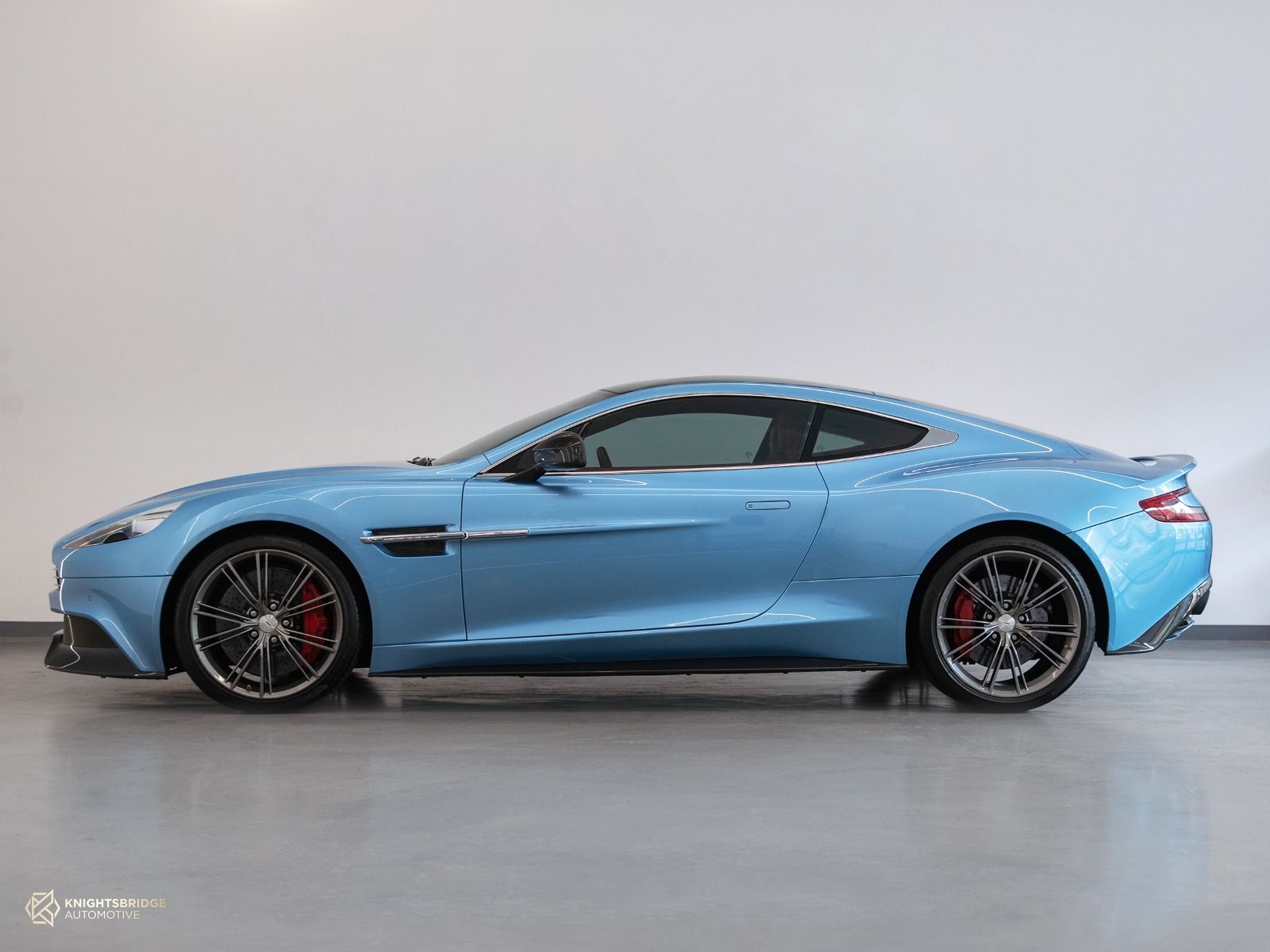 2015 Aston Martin Vanquish at Knightsbridge Automotive - (10542 - 3)