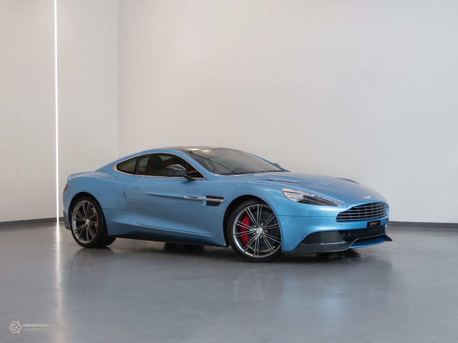 2015 Aston Martin Vanquish at Knightsbridge Automotive - (10542 - 1)
