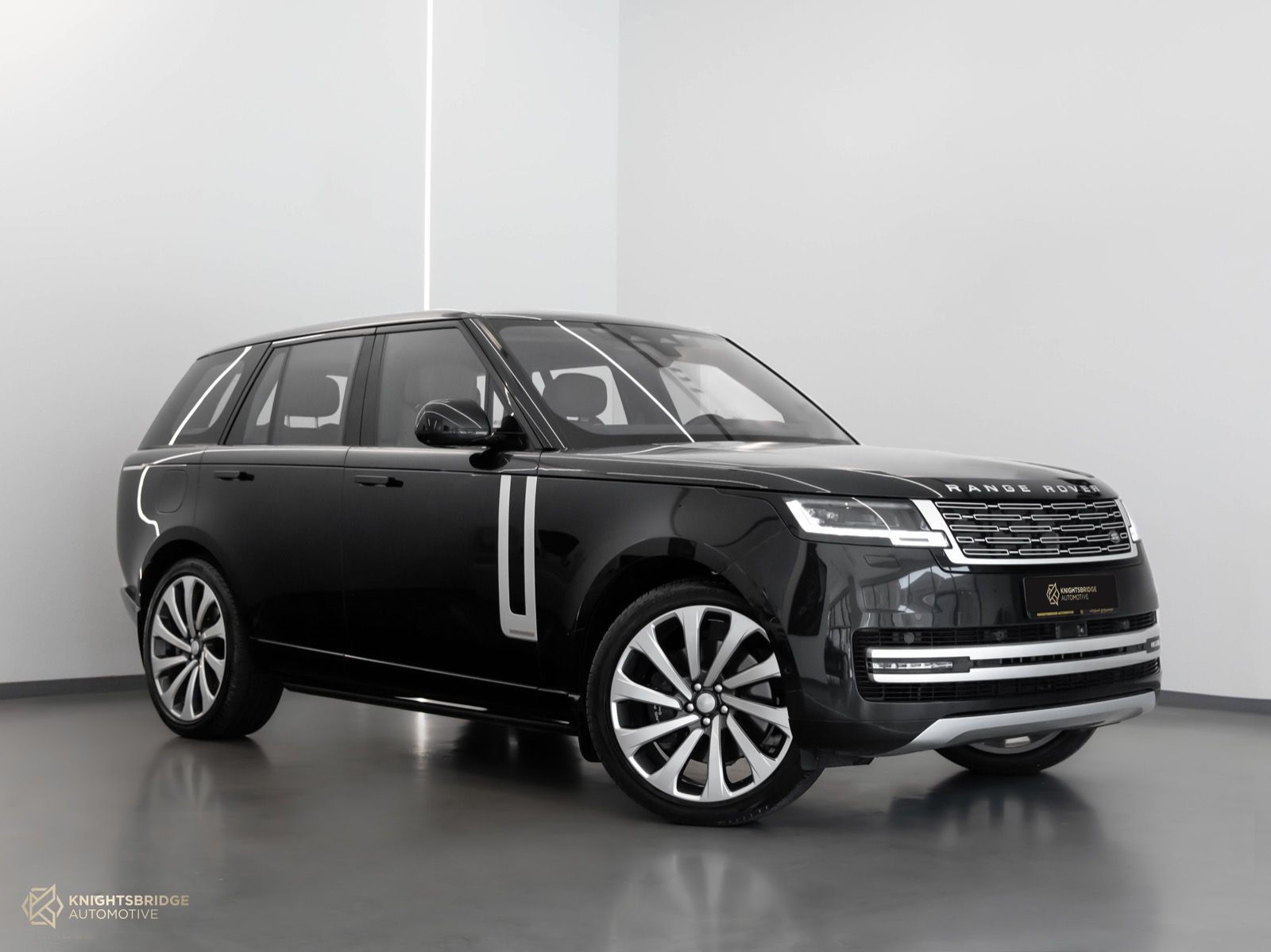 2022 Range Rover Vogue Autobiography at Knightsbridge Automotive - (10703 - 1)