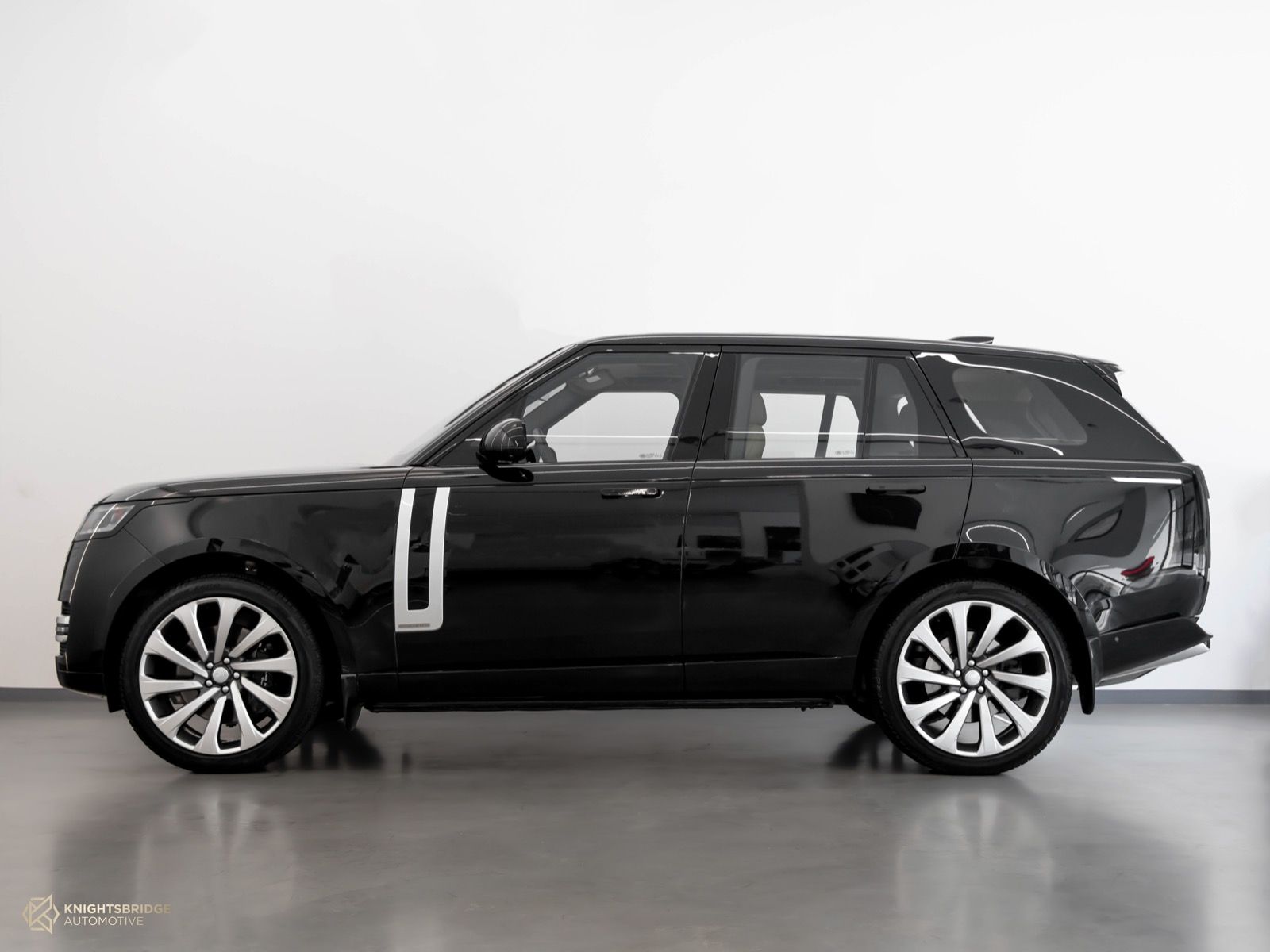 2022 Range Rover Vogue Autobiography at Knightsbridge Automotive - (10703 - 3)