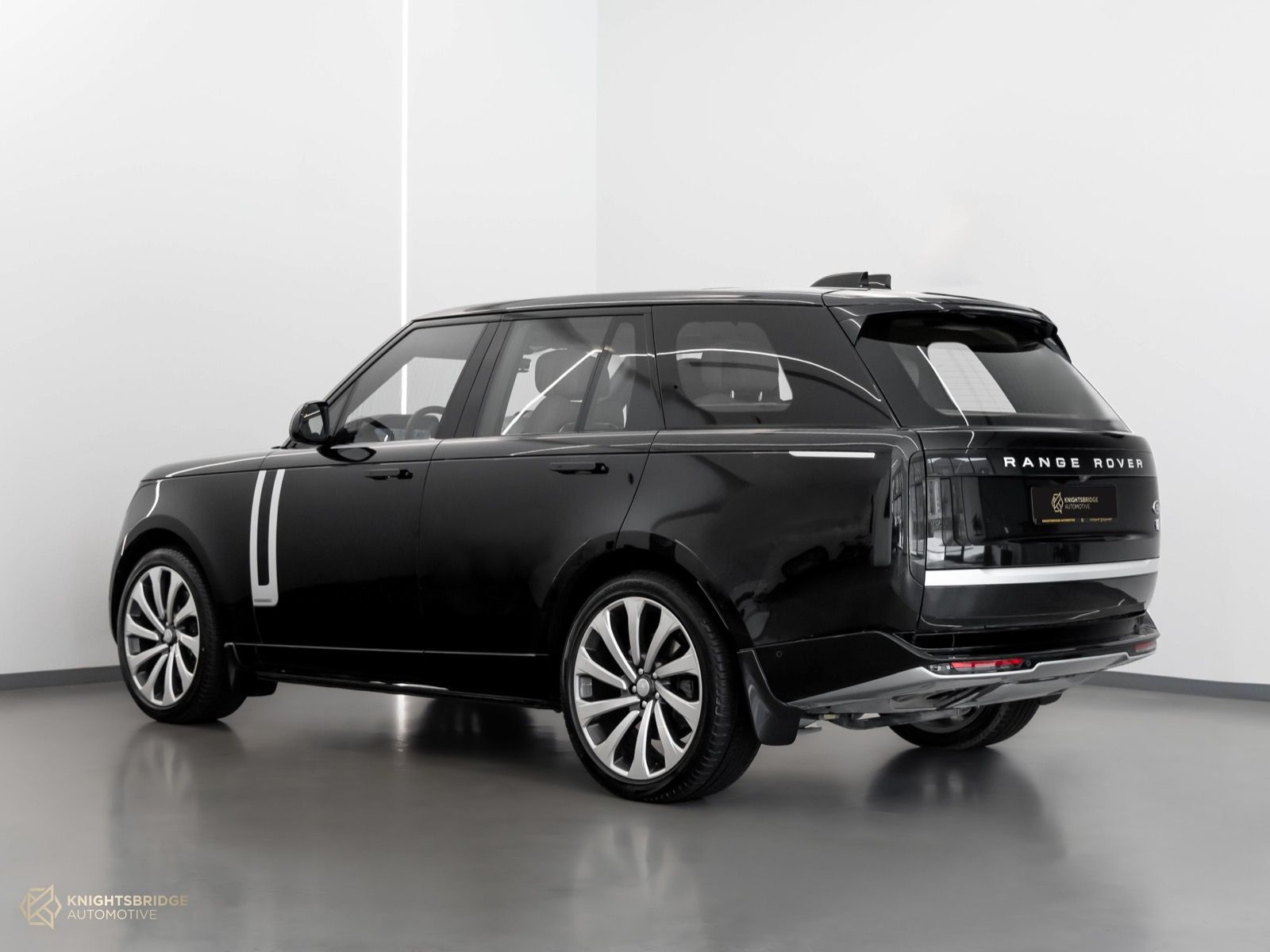 2022 Range Rover Vogue Autobiography at Knightsbridge Automotive - (10703 - 4)