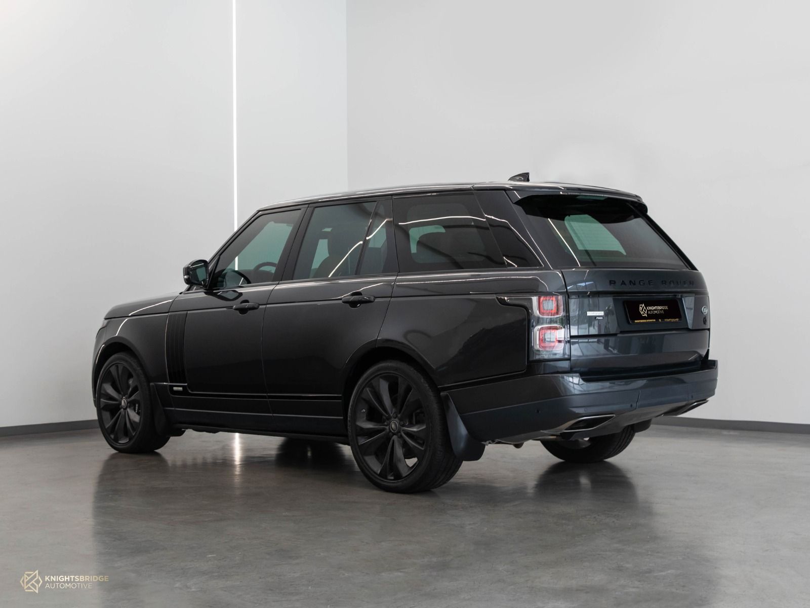 2021 Range Rover Vogue 50th Anniversary at Knightsbridge Automotive - (10758 - 4)