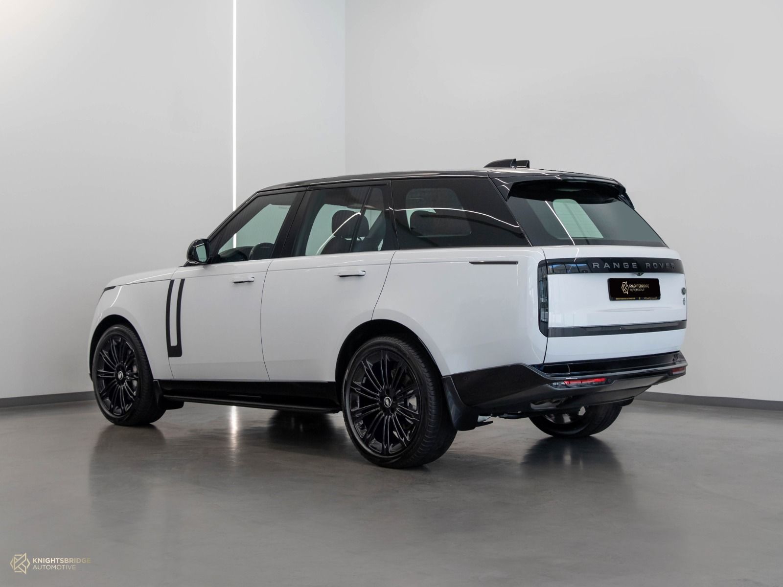 2023 Range Rover Vogue HSE at Knightsbridge Automotive - (10765 - 4)