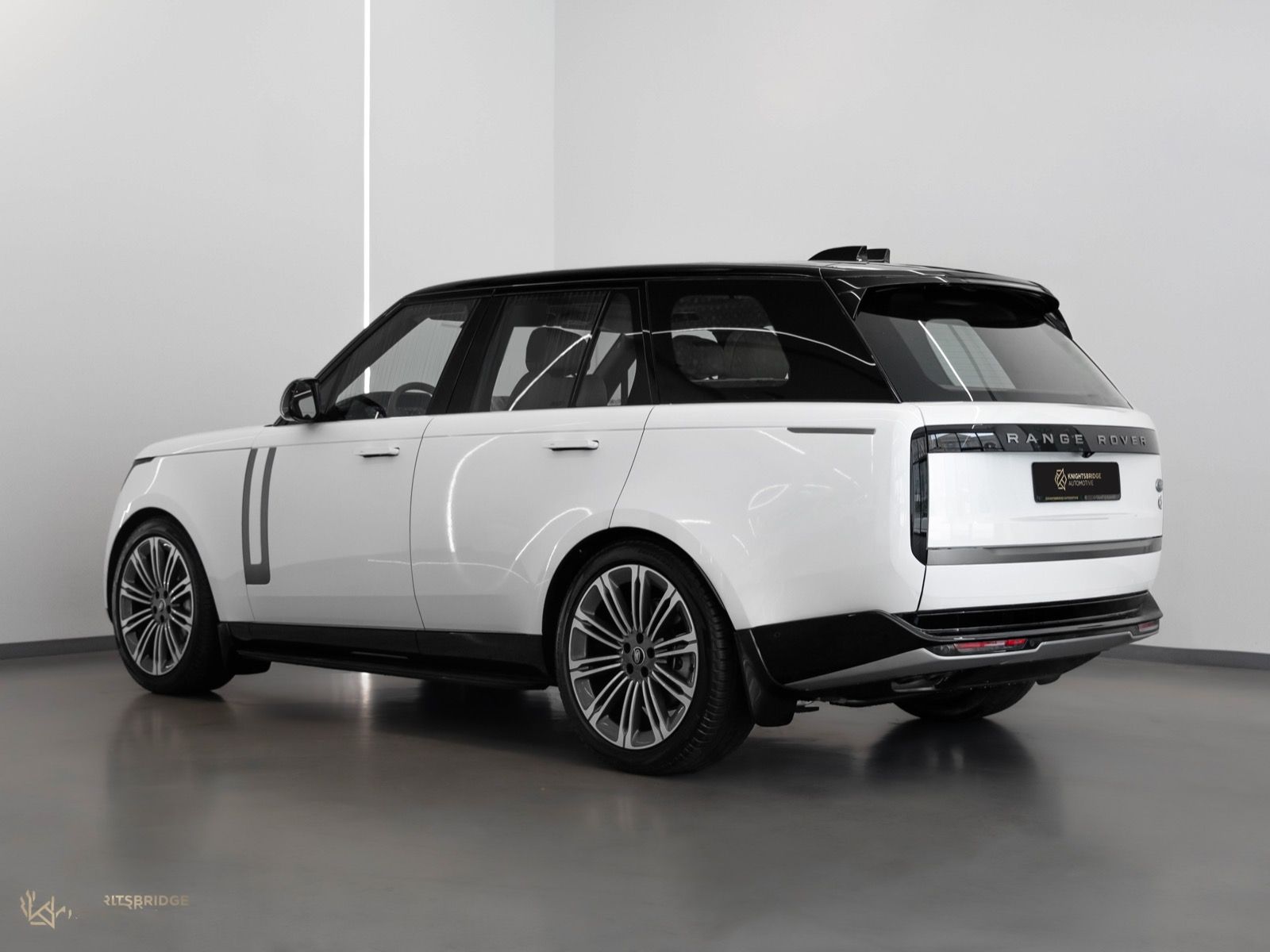 2023 Range Rover Vogue HSE at Knightsbridge Automotive - (10773 - 4)