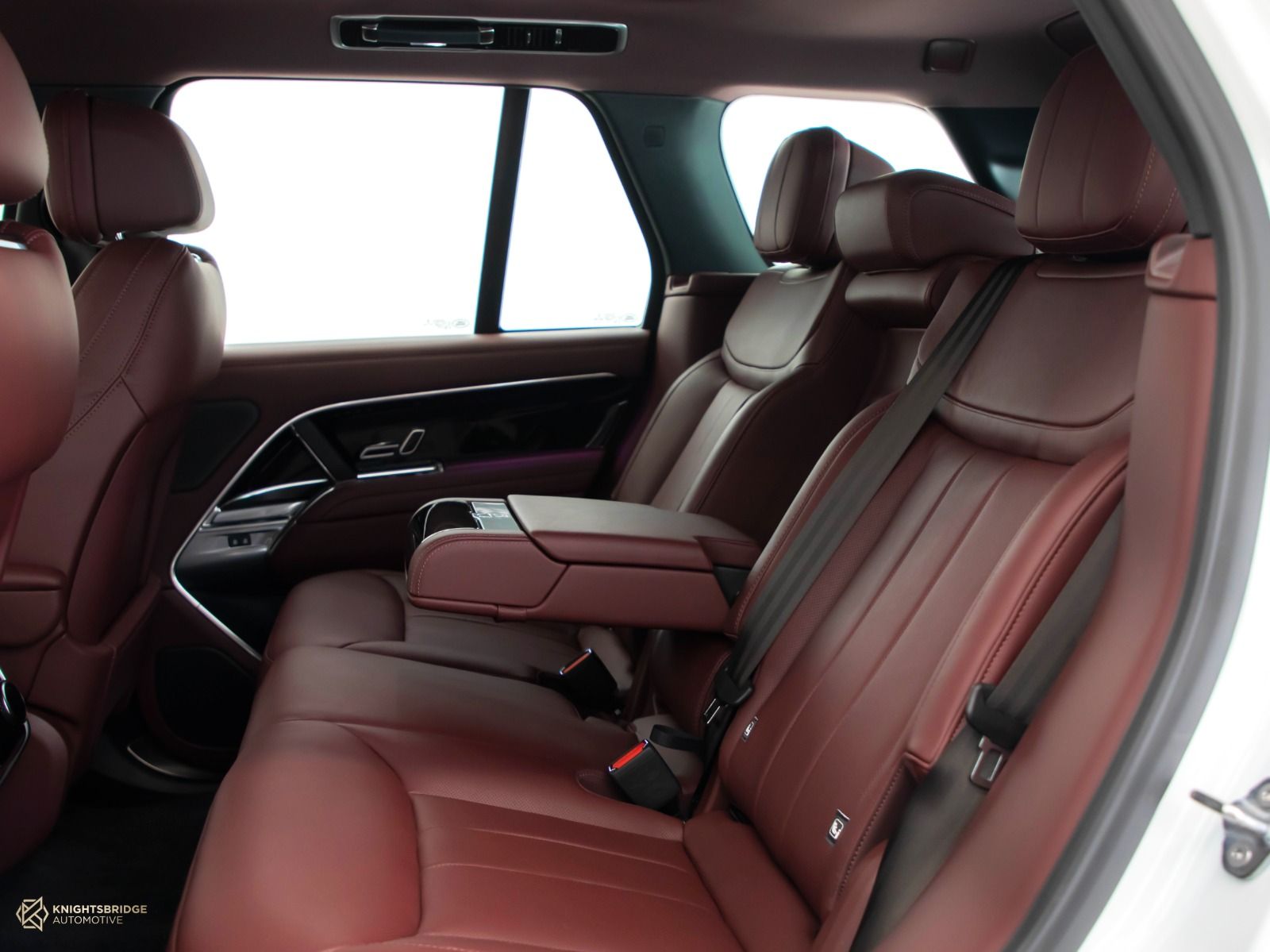2023 Range Rover Vogue HSE at Knightsbridge Automotive - (10839 - 7)