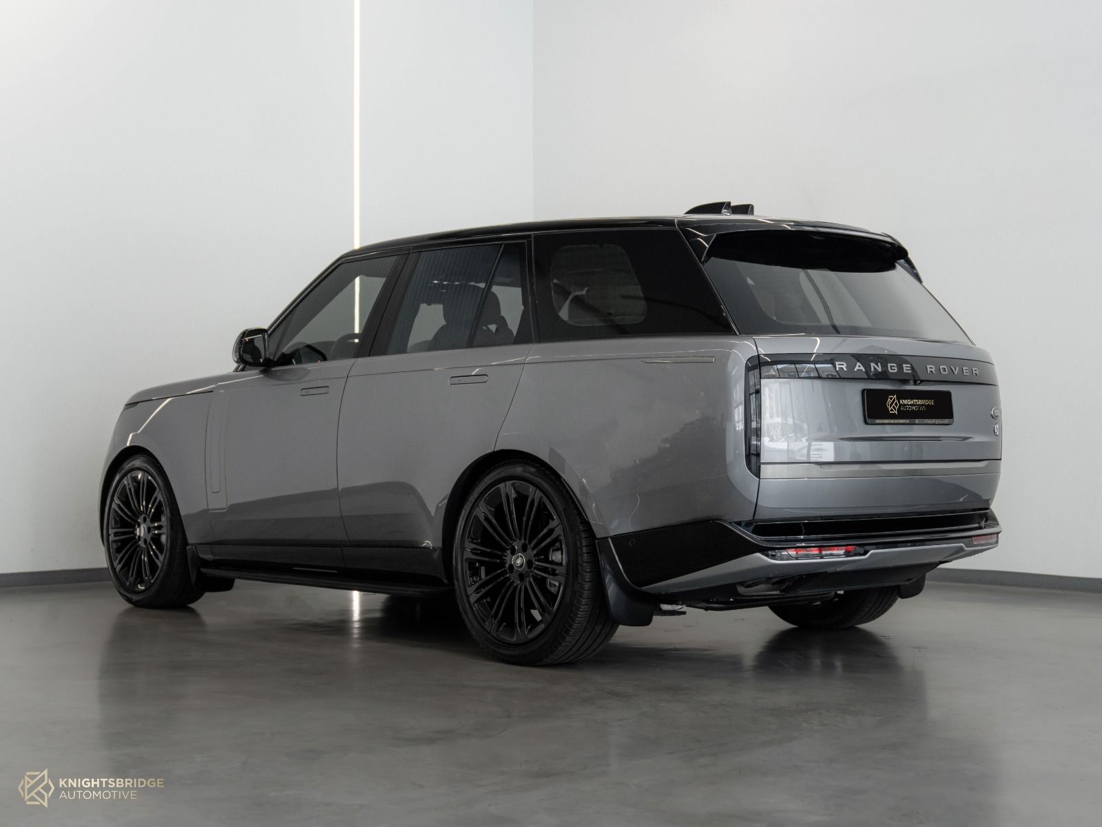 2023 Range Rover Vogue HSE at Knightsbridge Automotive - (11047 - 4)