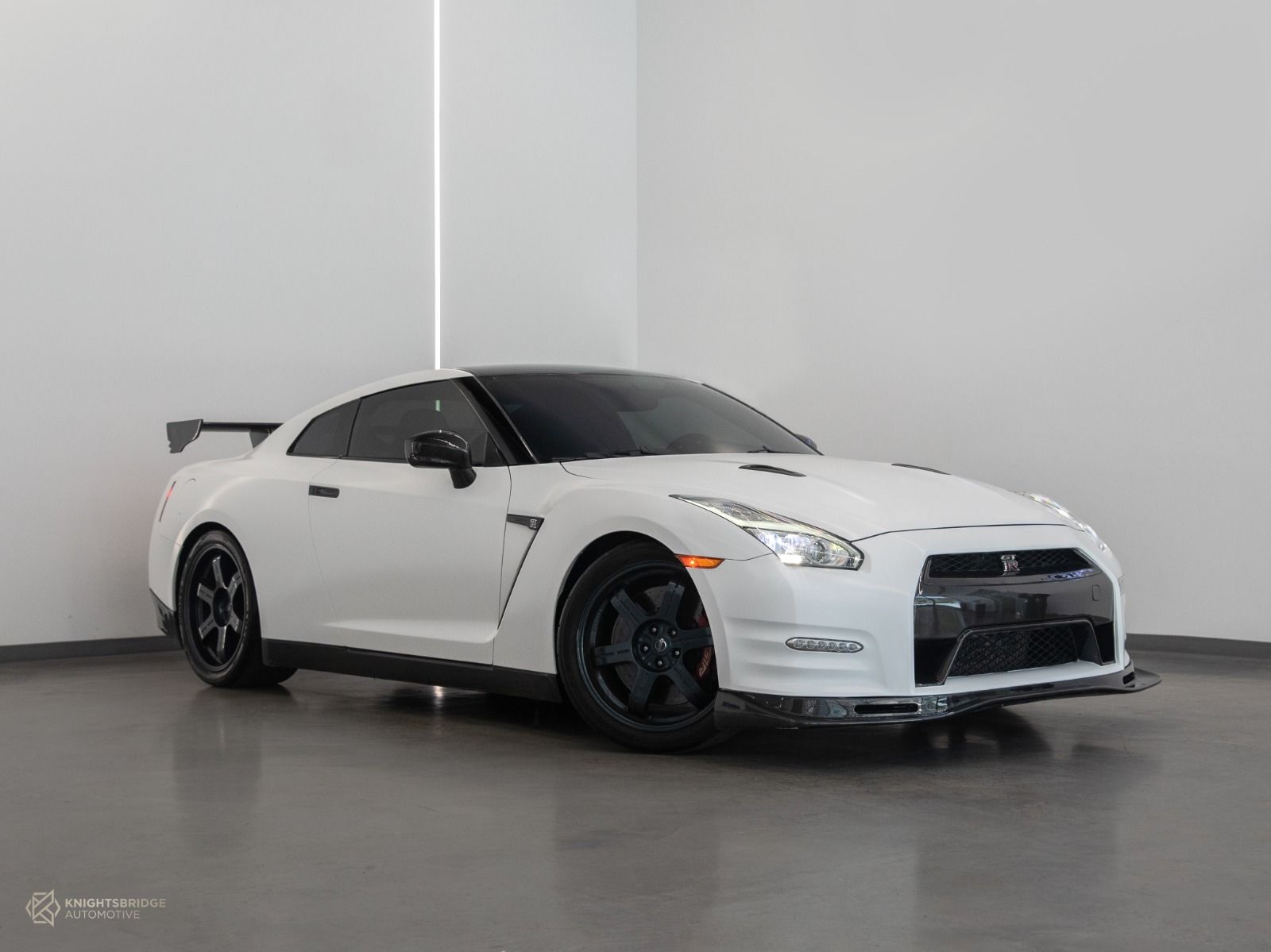 2015 gtr white