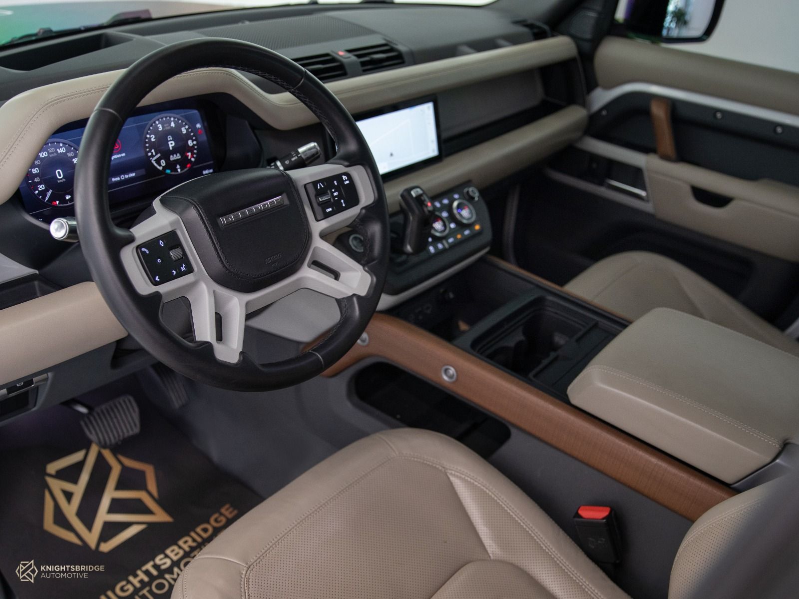 2020 Land Rover Defender 110 HSE at Knightsbridge Automotive - (11077 - 6)