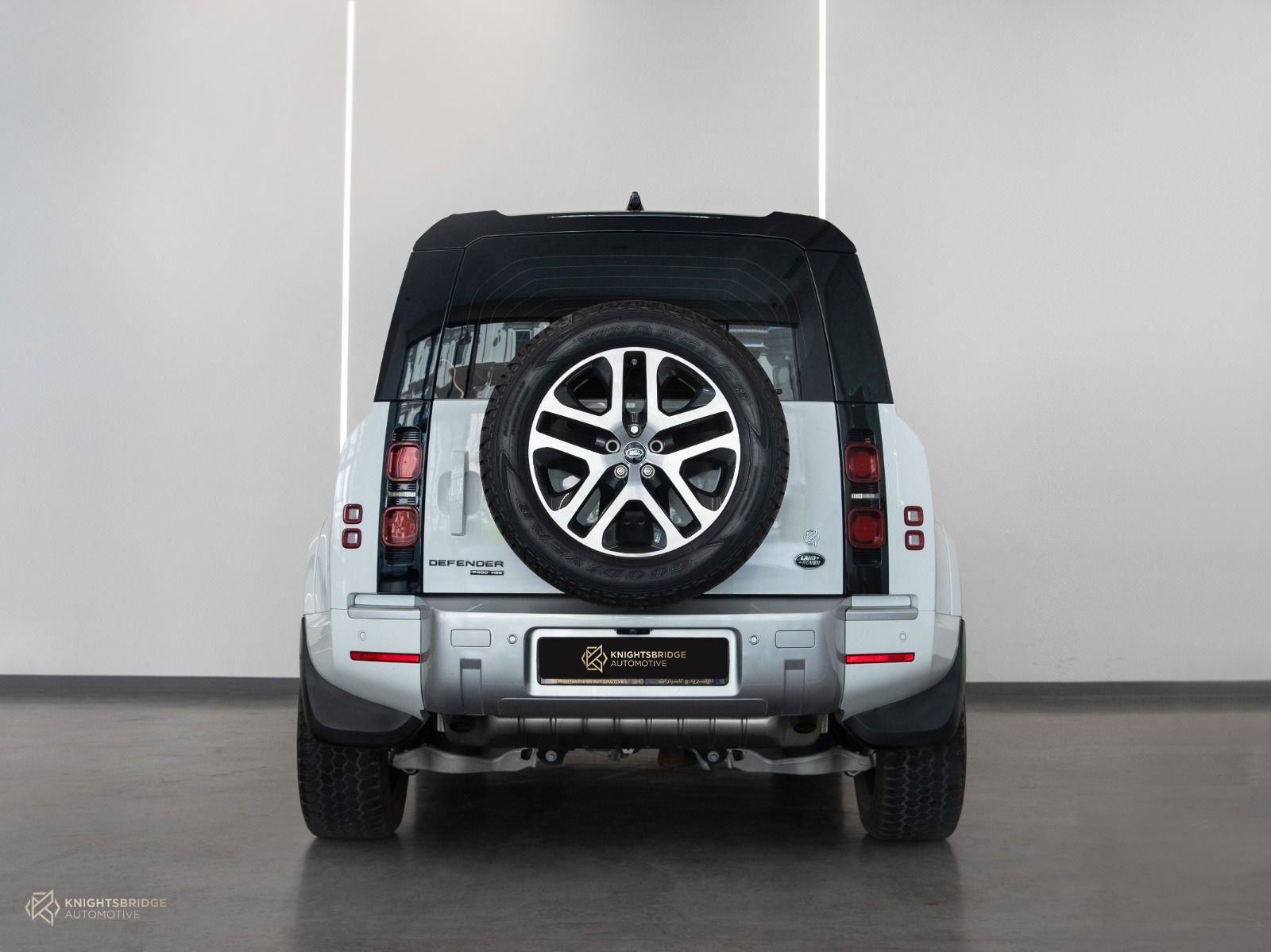 2020 Land Rover Defender 110 HSE at Knightsbridge Automotive - (11077 - 5)