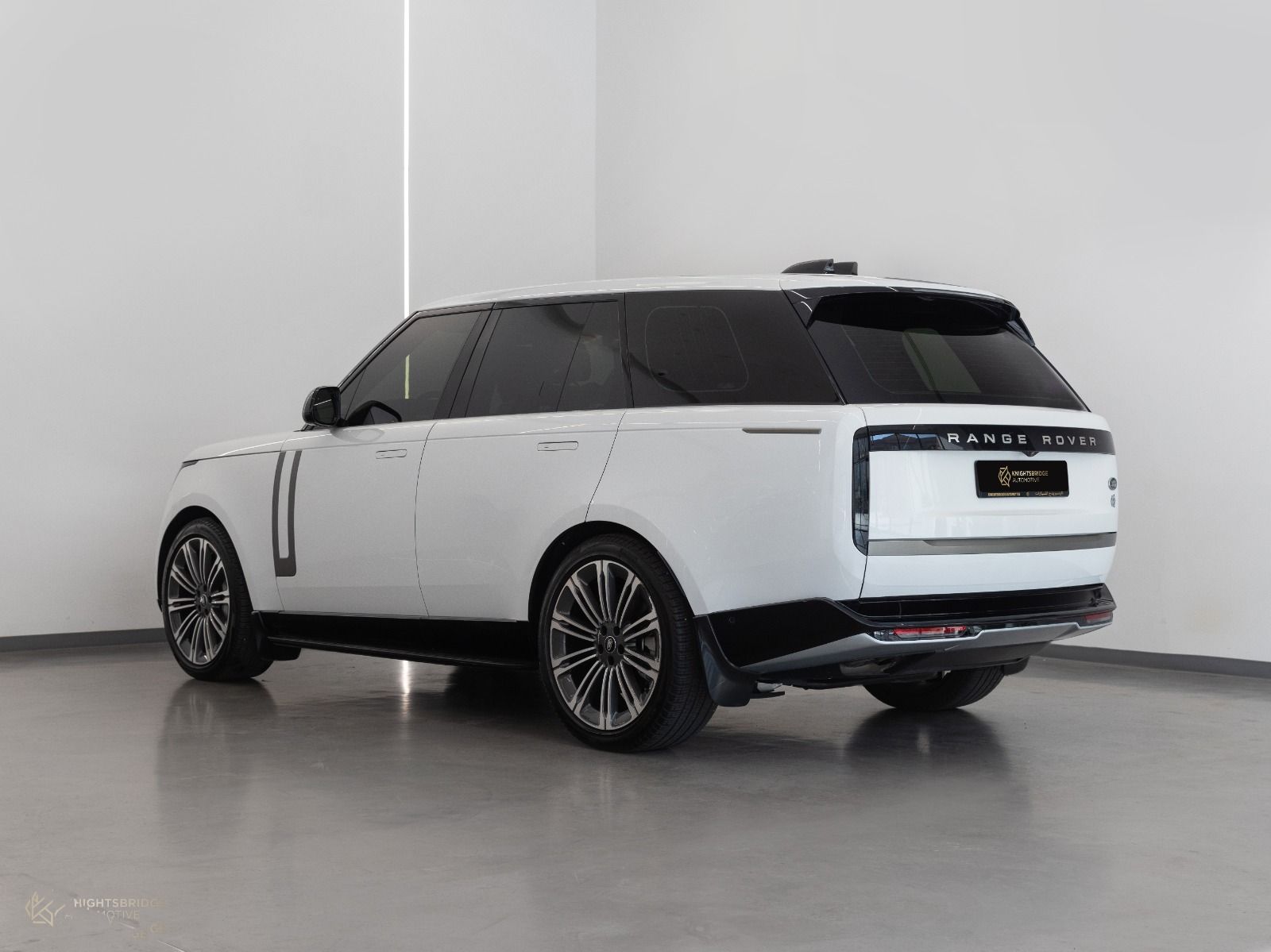 2023 Range Rover Vogue HSE at Knightsbridge Automotive - (11196 - 4)
