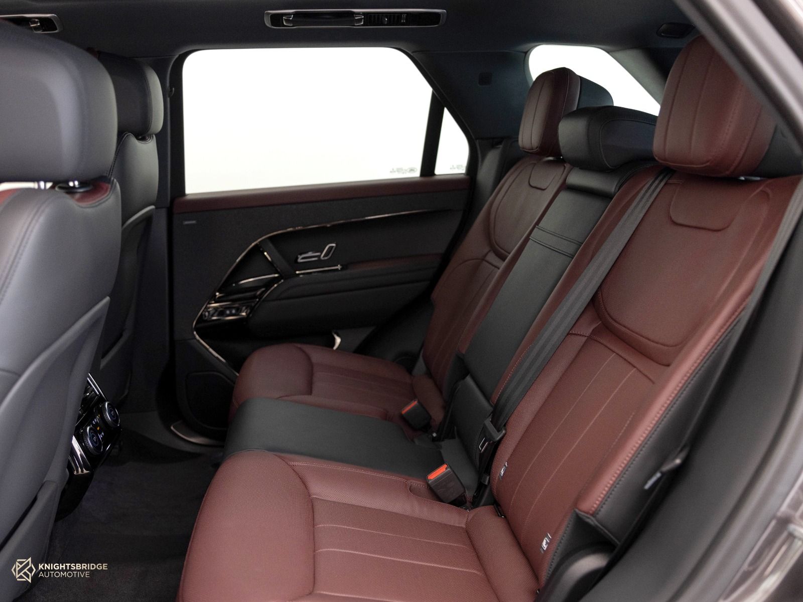 2023 Range Rover Sport Dynamic at Knightsbridge Automotive - (11340 - 7)