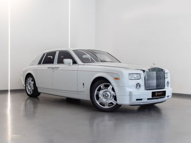 Used - Perfect Condition 2007 Rolls-Royce Phantom White exterior with Red interior at Knightsbridge Automotive