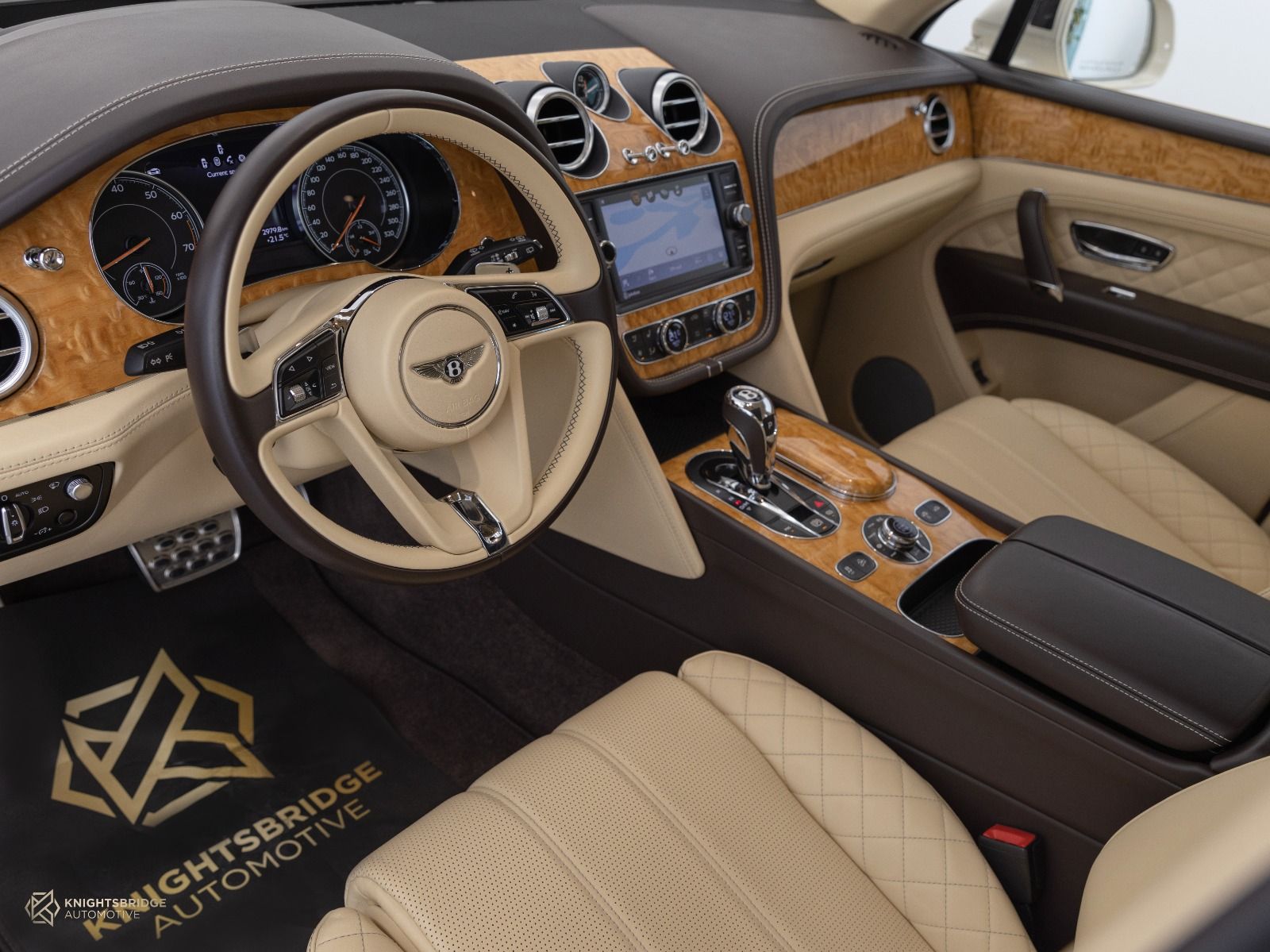 2017 Bentley Bentayga at Knightsbridge Automotive - (11358 - 6)