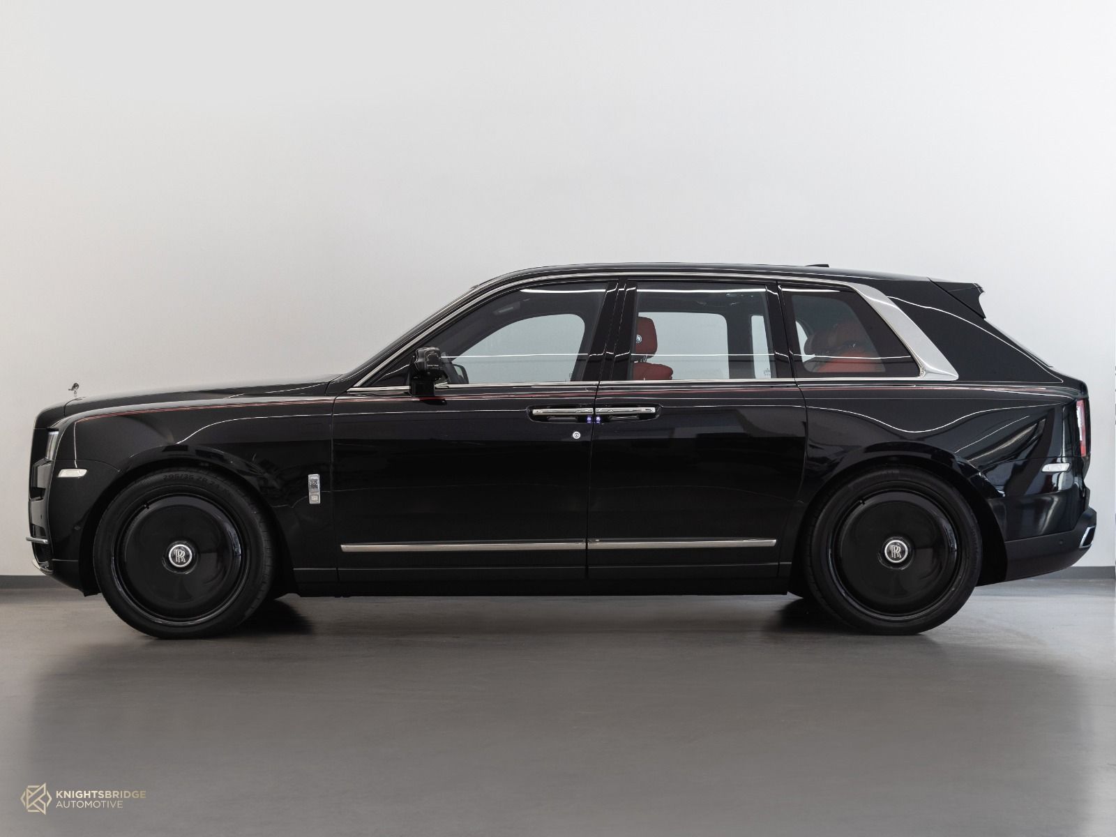 2020 Rolls-Royce Cullinan at Knightsbridge Automotive - (11370 - 3)