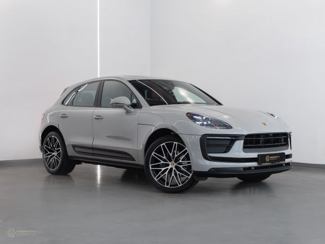 New 2024 Porsche Macan at Knightsbridge Automotive