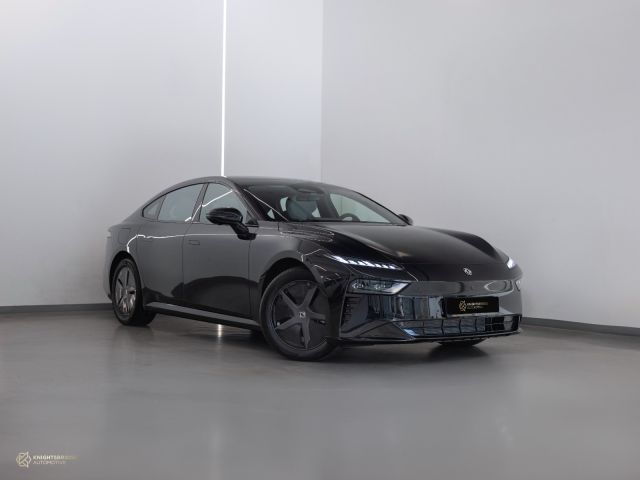 New 2026 Dongfeng 007 Standard Black exterior with White and Black interior at Knightsbridge Automotive