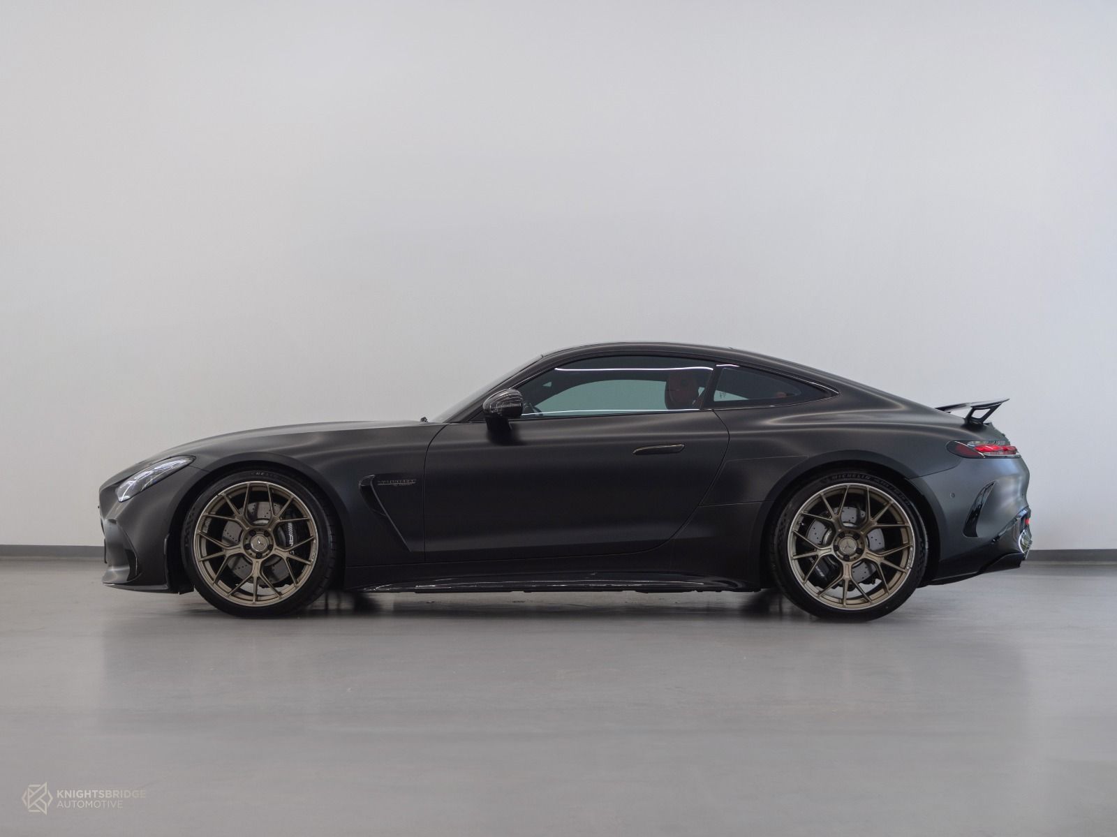 2026 Mercedes-Benz AMG GT 63 at Knightsbridge Automotive - (11890 - 3)