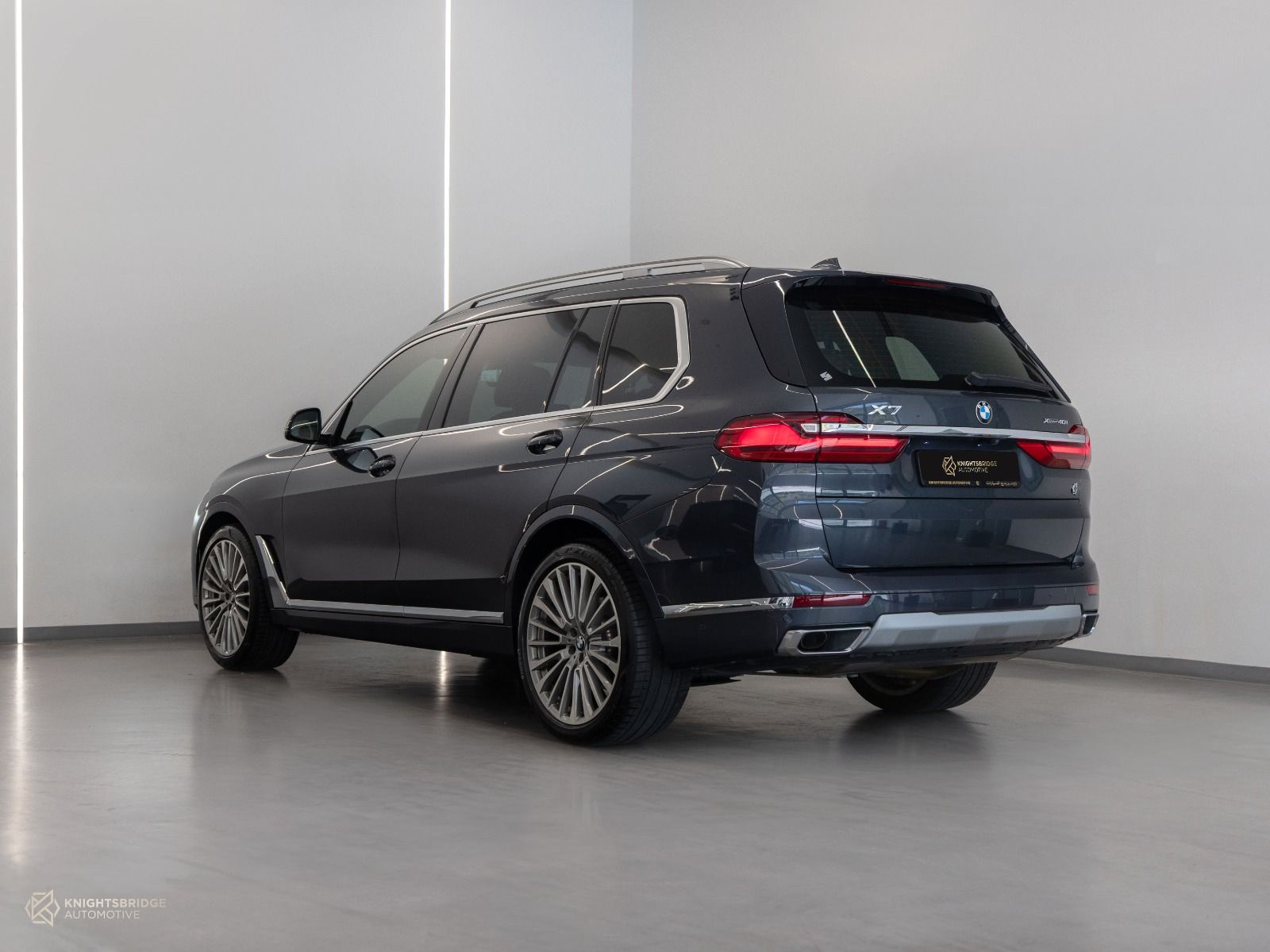 2022 BMW X7 XDrive 40i at Knightsbridge Automotive - (11893 - 4)