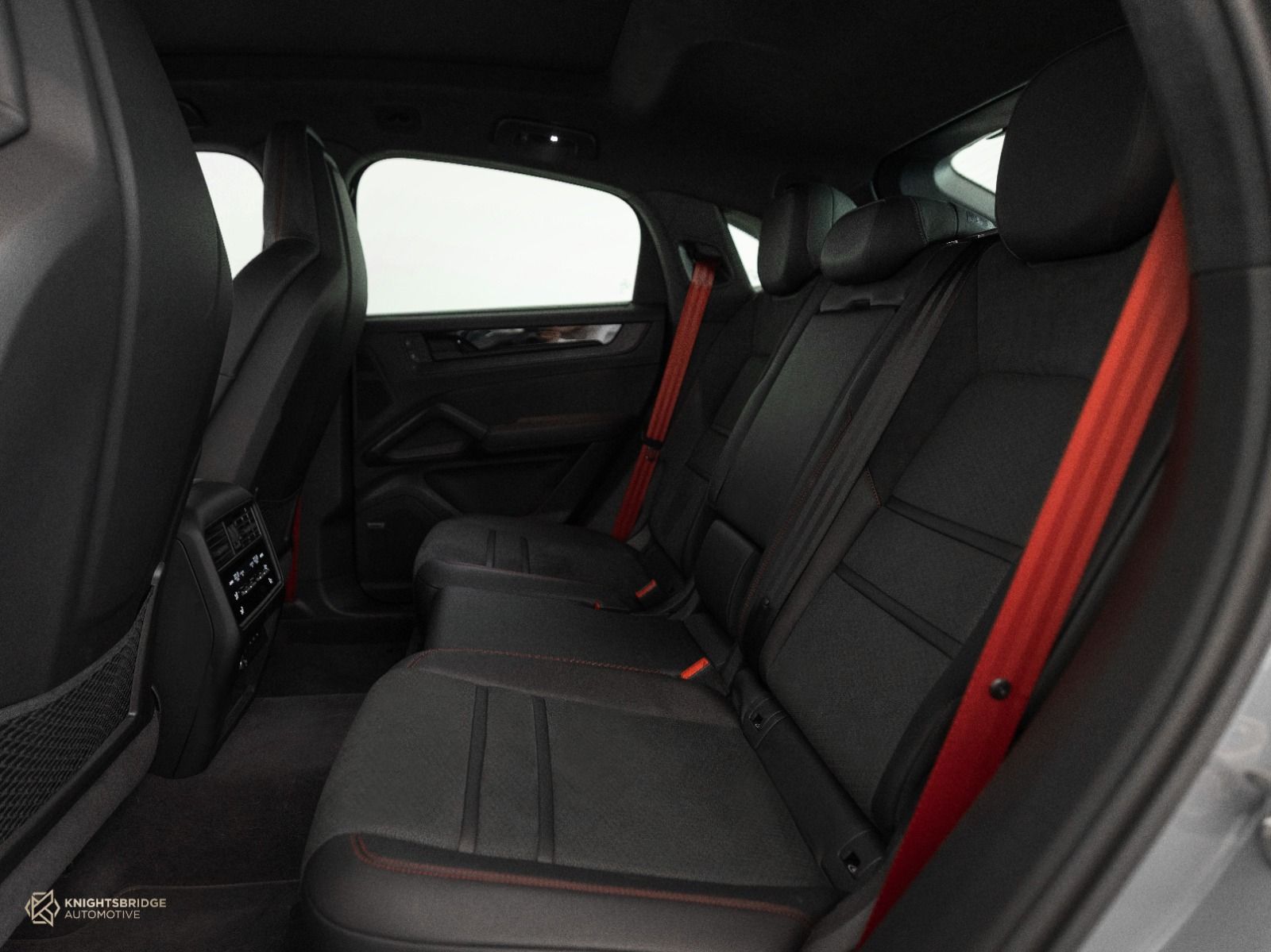 2025 Porsche Cayenne GTS at Knightsbridge Automotive - (11896 - 7)