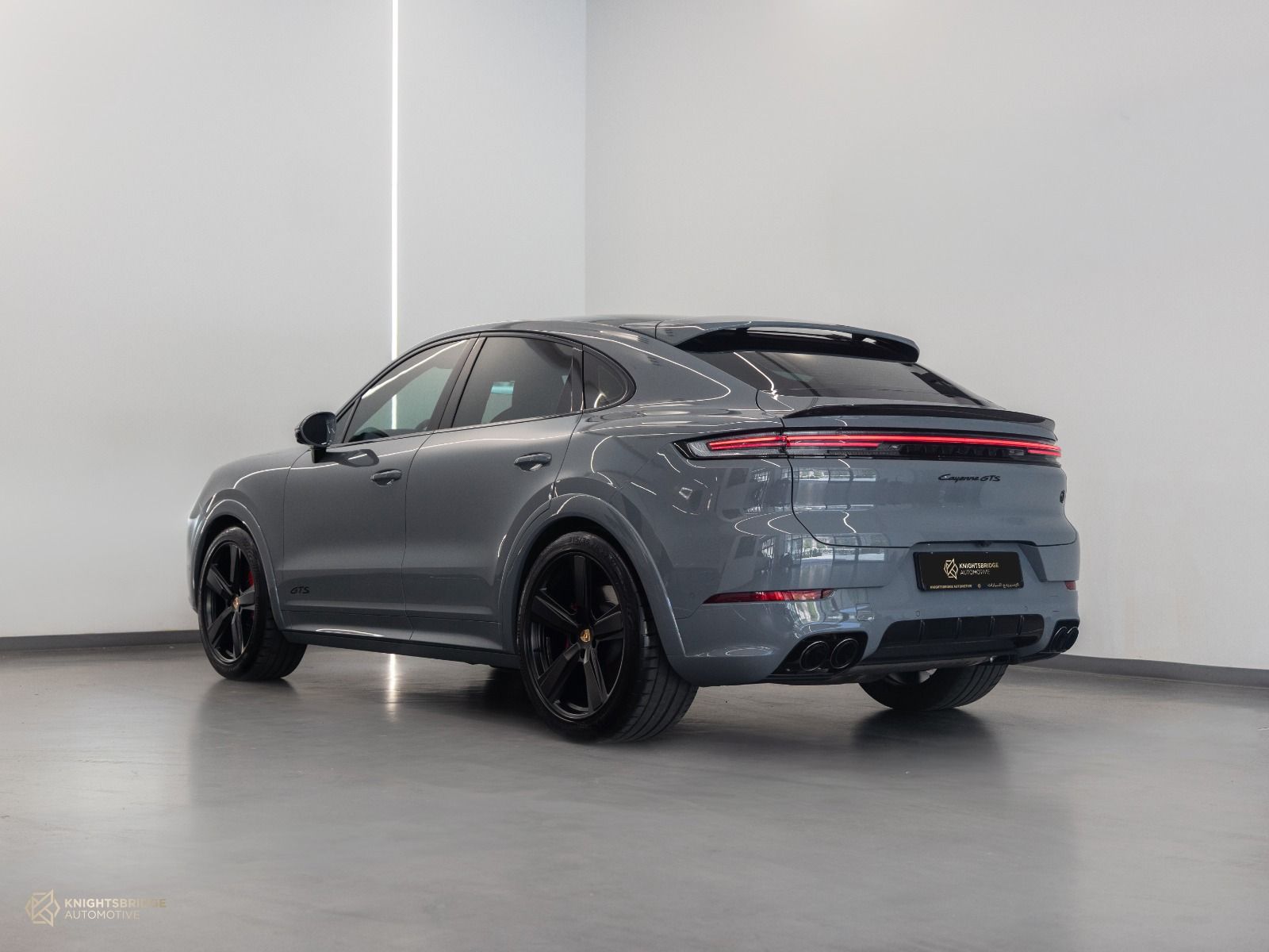 2025 Porsche Cayenne GTS at Knightsbridge Automotive - (11896 - 4)